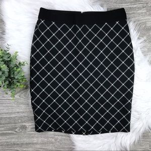 NWOT The Limited Black & White Windowpane Skirt